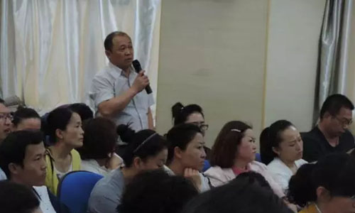 全疆首屆“眼底病及眼外傷”學(xué)術(shù)交流在普瑞眼科召開