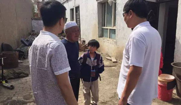 普瑞眼科為達坂城中學(xué)現(xiàn)場贈送79副近視眼鏡
