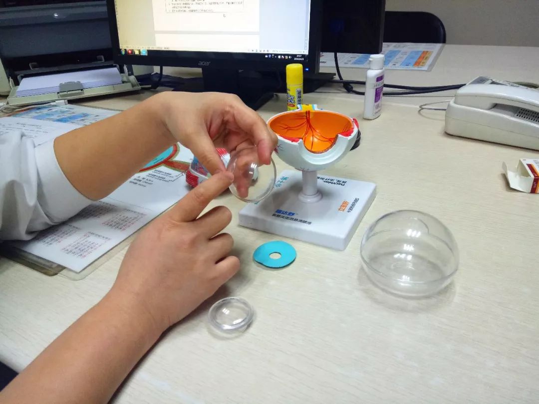 37歲女工眼球穿通傷，專家：越早就醫(yī)越好