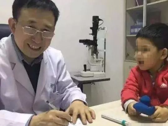 楊東生教授：承載使命二十年磨一劍，開啟眼球震顫元年