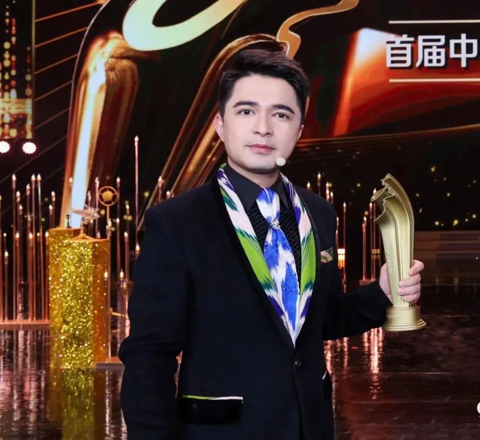 從演播室到手術(shù)室，主持人海米提的摘鏡之旅